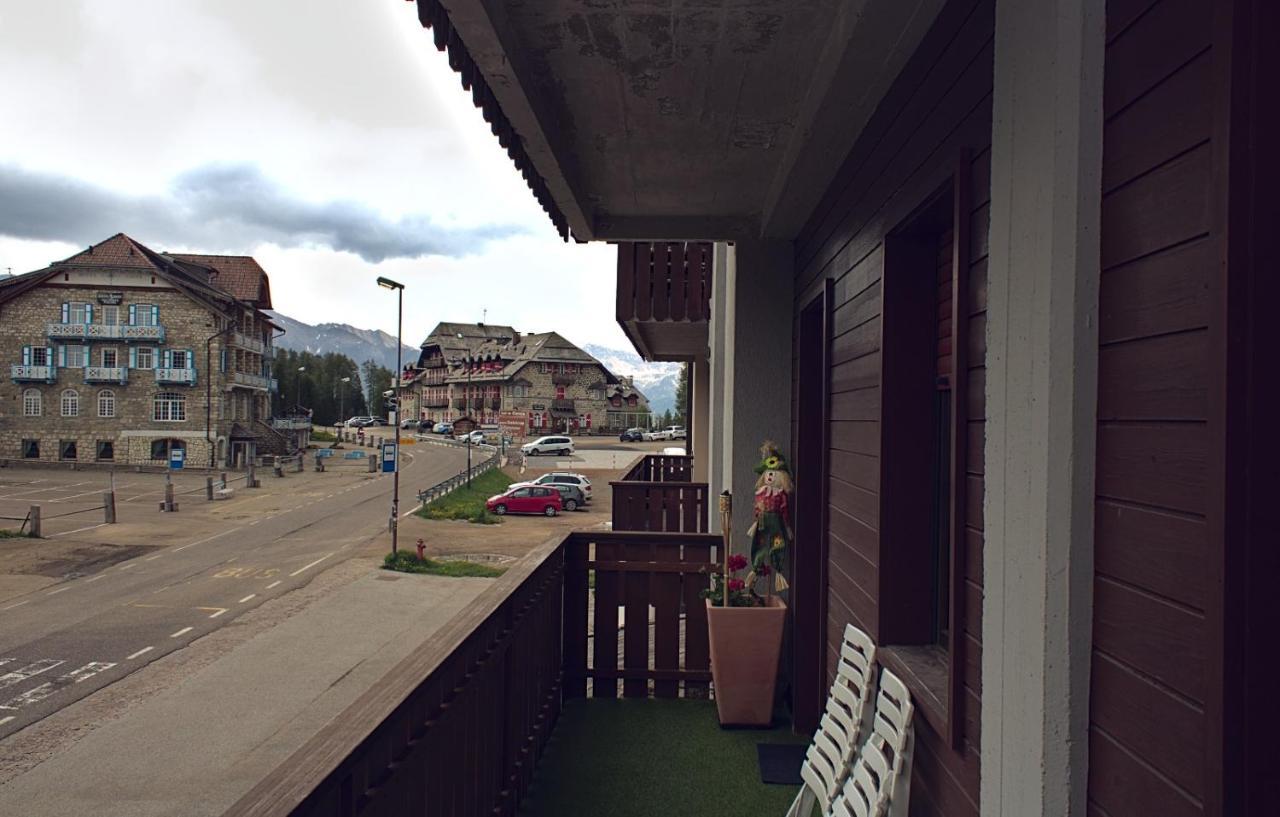 Costalungahouse Trekkingbikeski Selfcheck-In Apartment كاريزا آل لاغو المظهر الخارجي الصورة