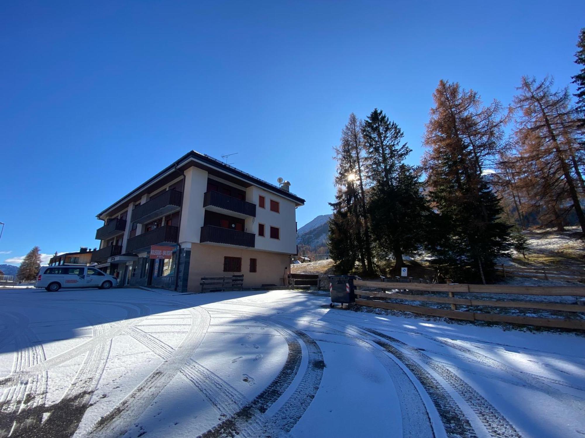 Costalungahouse Trekkingbikeski Selfcheck-In Apartment كاريزا آل لاغو المظهر الخارجي الصورة