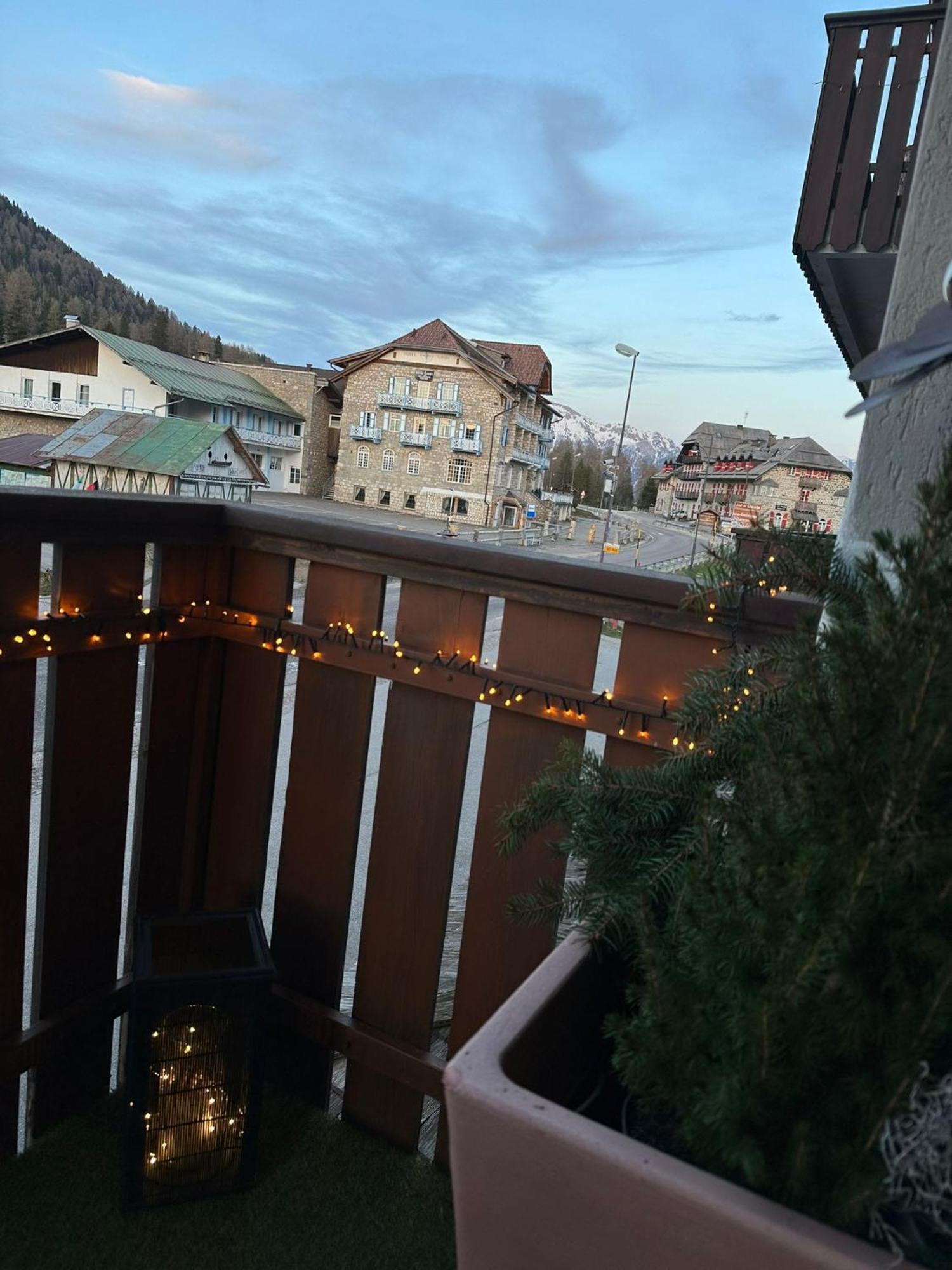 Costalungahouse Trekkingbikeski Selfcheck-In Apartment كاريزا آل لاغو المظهر الخارجي الصورة